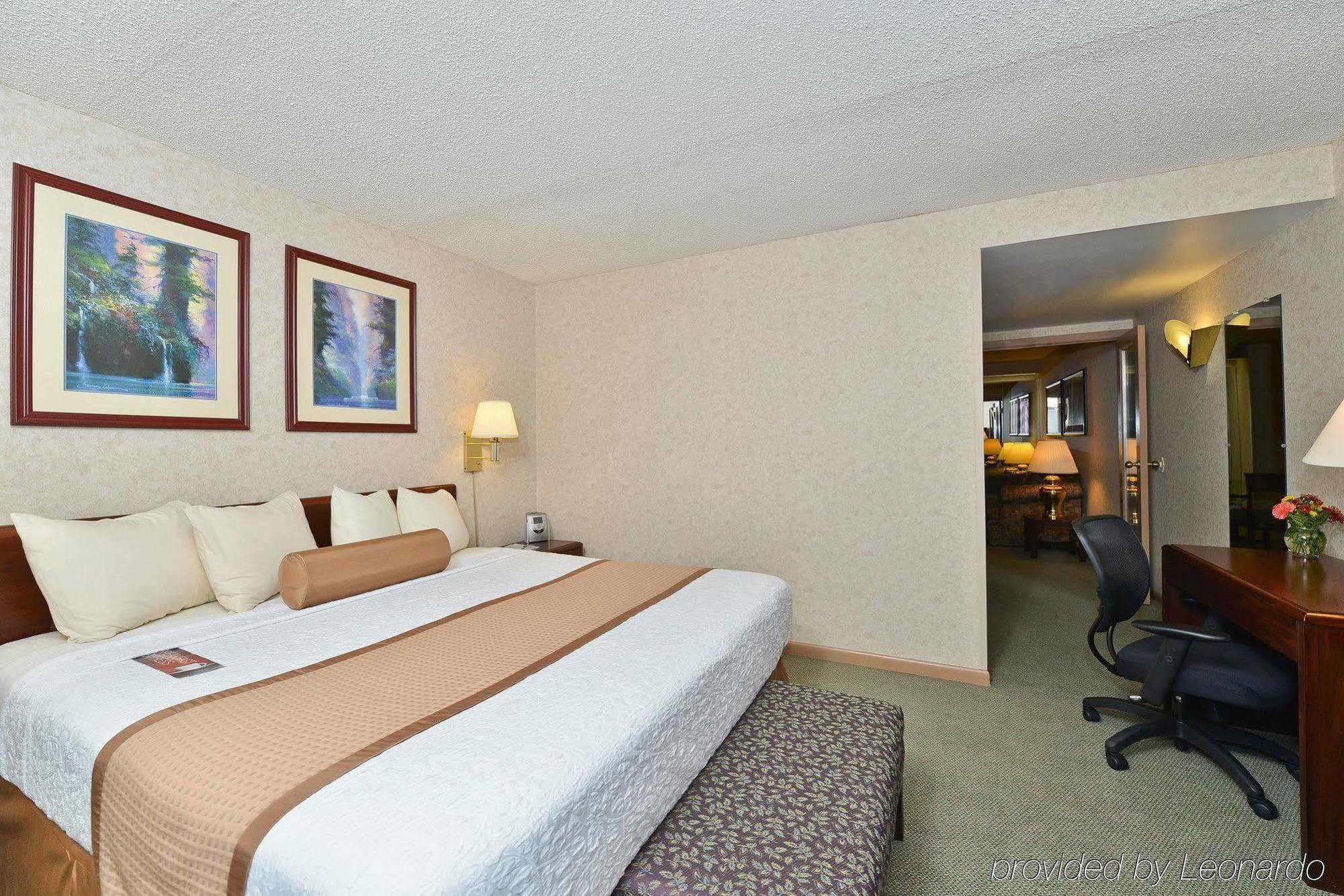 Holiday Inn Wilkes Barre - East Mountain, An Ihg Hotel Екстер'єр фото